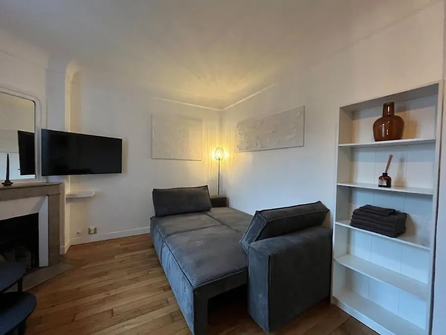 Typical Parisian Appartement *